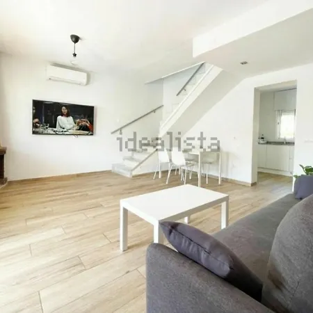 Holiday home Casa Tranquila Con Piscina Privada *